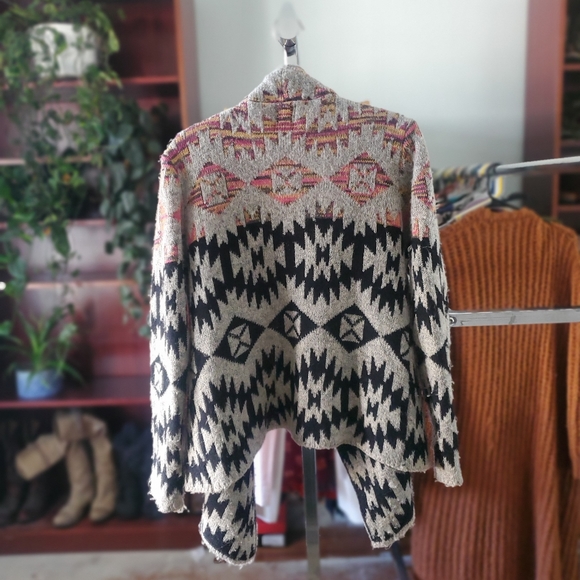 Patterned Sweater - Picture 3 of 3